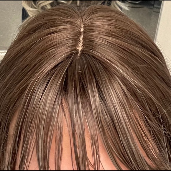 Ombré brown curly synthetic wig. - Picture 11 of 13